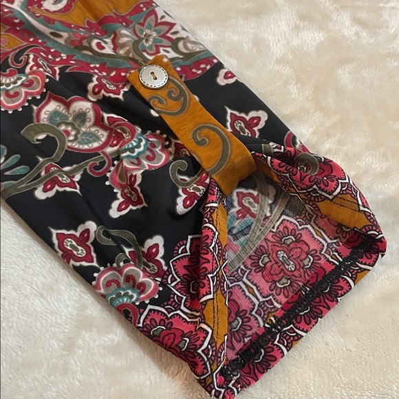 Paisley Grace Paisley Print Tunic Top - Picture 10 of 10